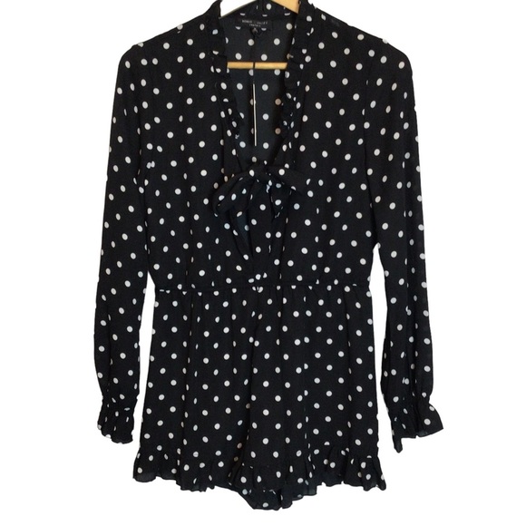 Romeo & Juliet Couture Polka Dot Ruffle Romper Size Medium NWT - Picture 1 of 9